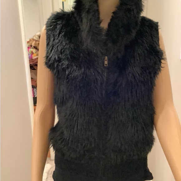 Arizona Jean Black Faux Fur Cable Knit Vest Size Large (Runs Small) - Picture 3 of 14